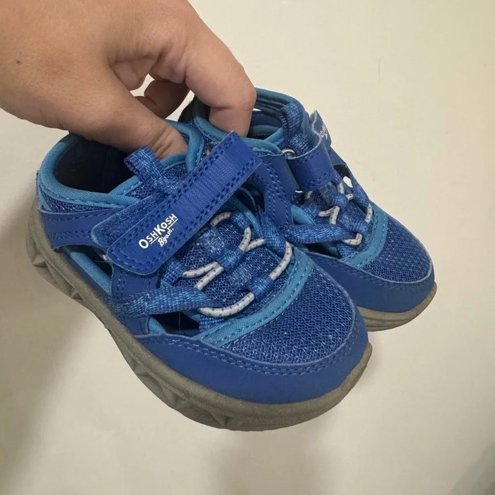Oshkosh Toddler Sandals Size 6c